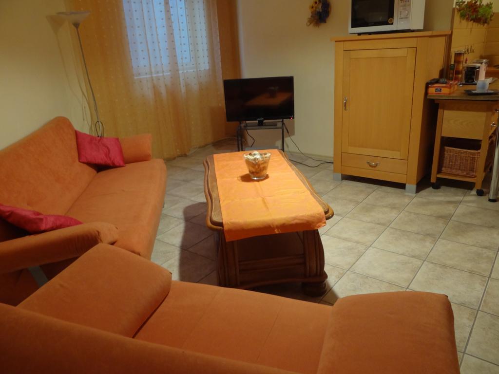 Ferienwohnung Am Nurburgring Welcherath Bilik gambar